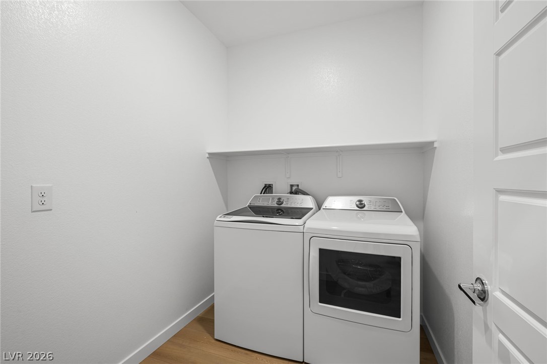 1417 Bianca Falls Drive Property Photo 10