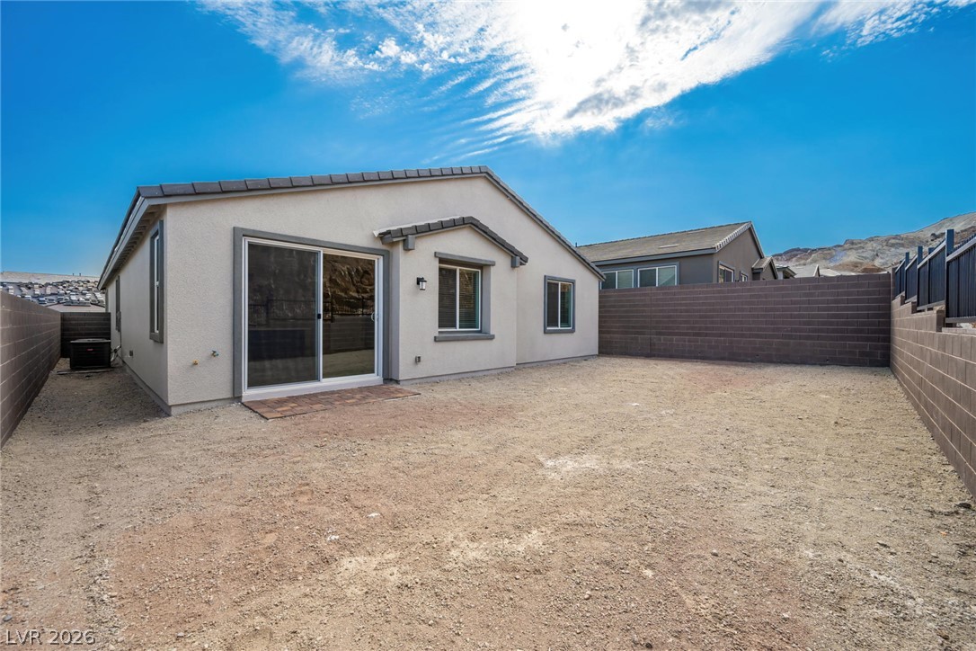 1417 Bianca Falls Drive Property Photo 23