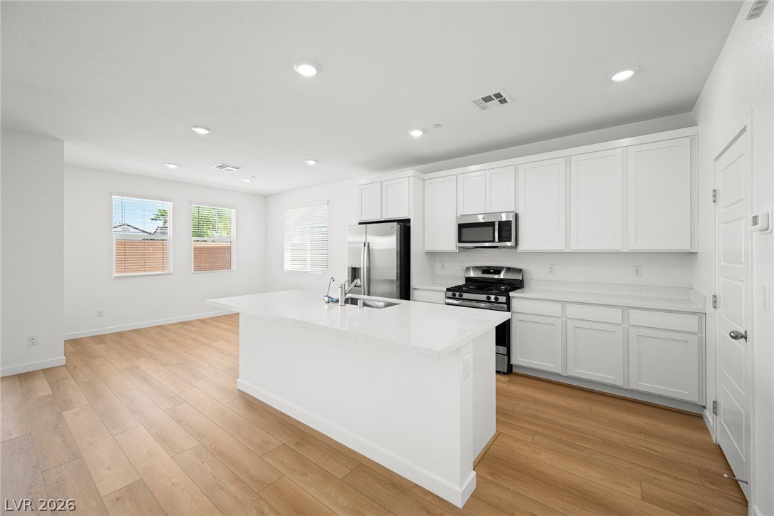 8154 Gusty Brook Street Property Photo 11