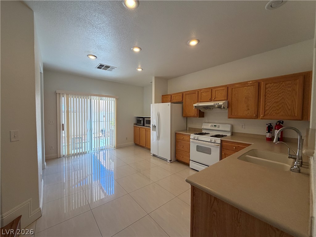 5977 Sombria Ridge Avenue Property Photo 5