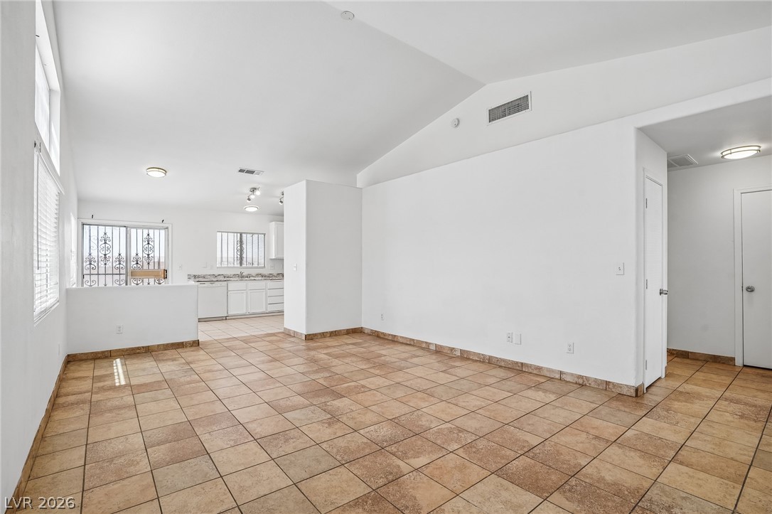 2824 Windstorm Avenue Property Photo 8