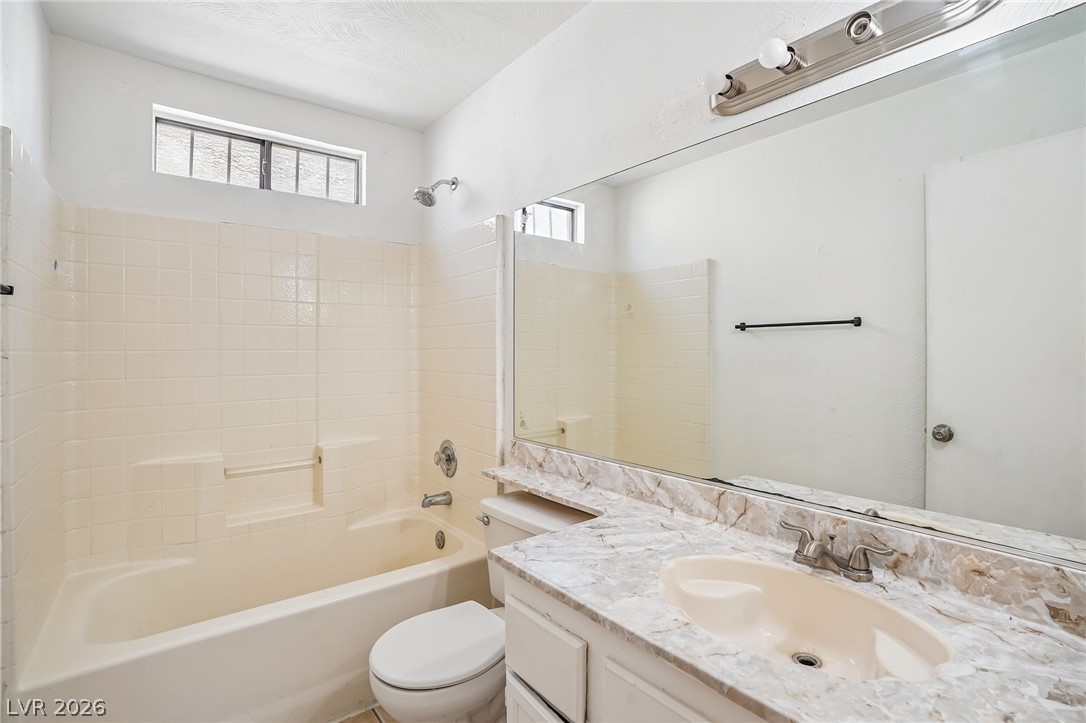 2824 Windstorm Avenue Property Photo 21