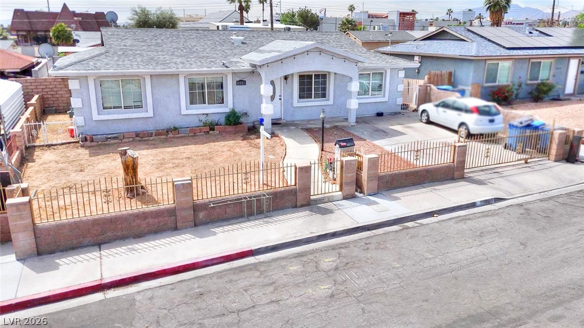 6221 Casada Way Property Photo 3
