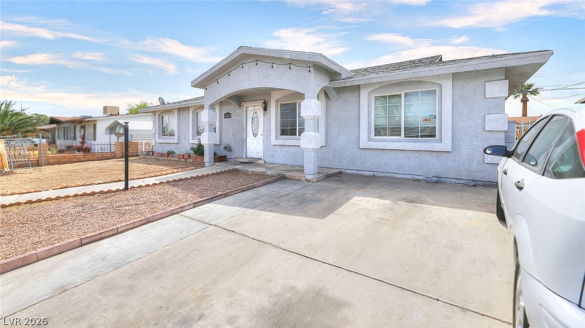 6221 Casada Way Property Photo 5