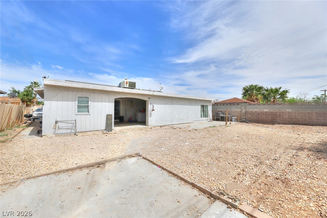6221 Casada Way Property Photo 7