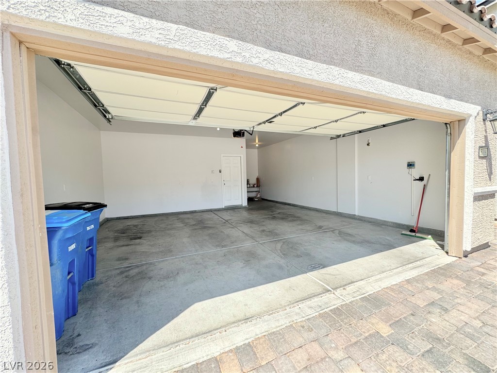 6088 Castle Gardens Avenue Property Photo 4
