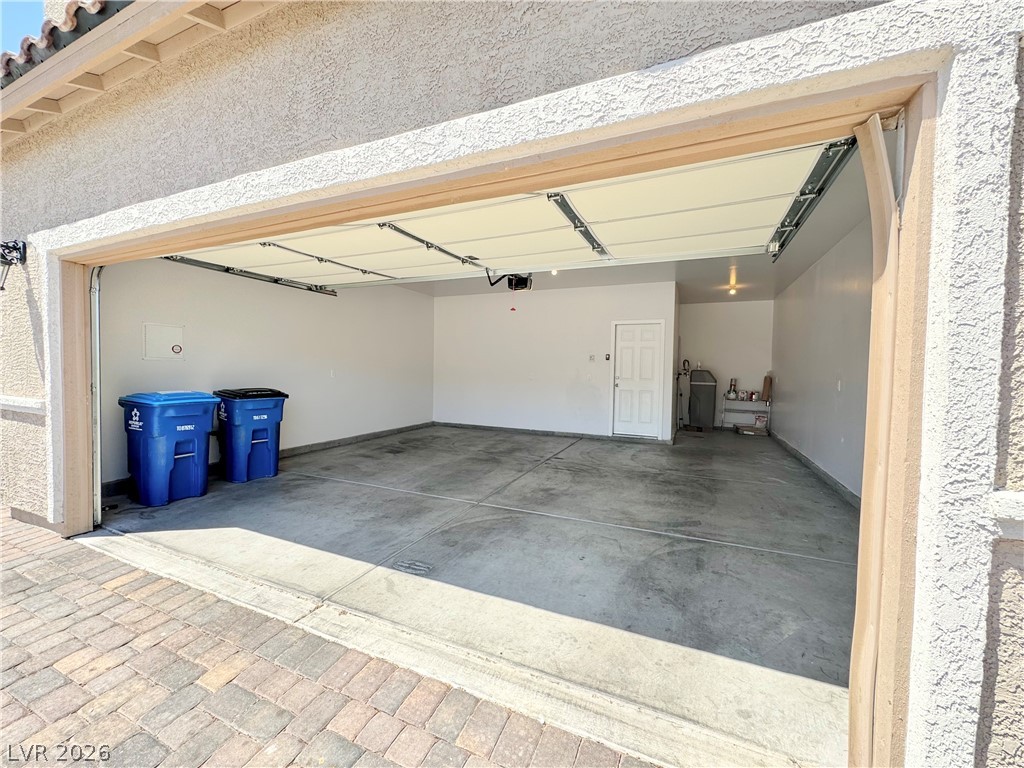 6088 Castle Gardens Avenue Property Photo 5