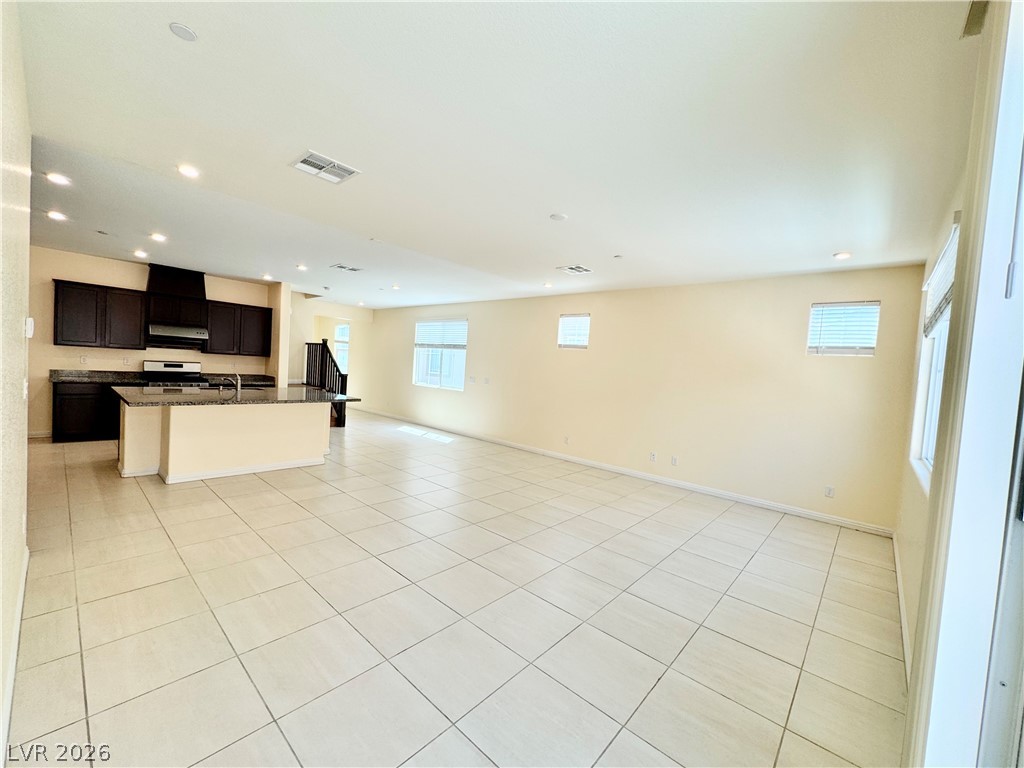 6088 Castle Gardens Avenue Property Photo 10