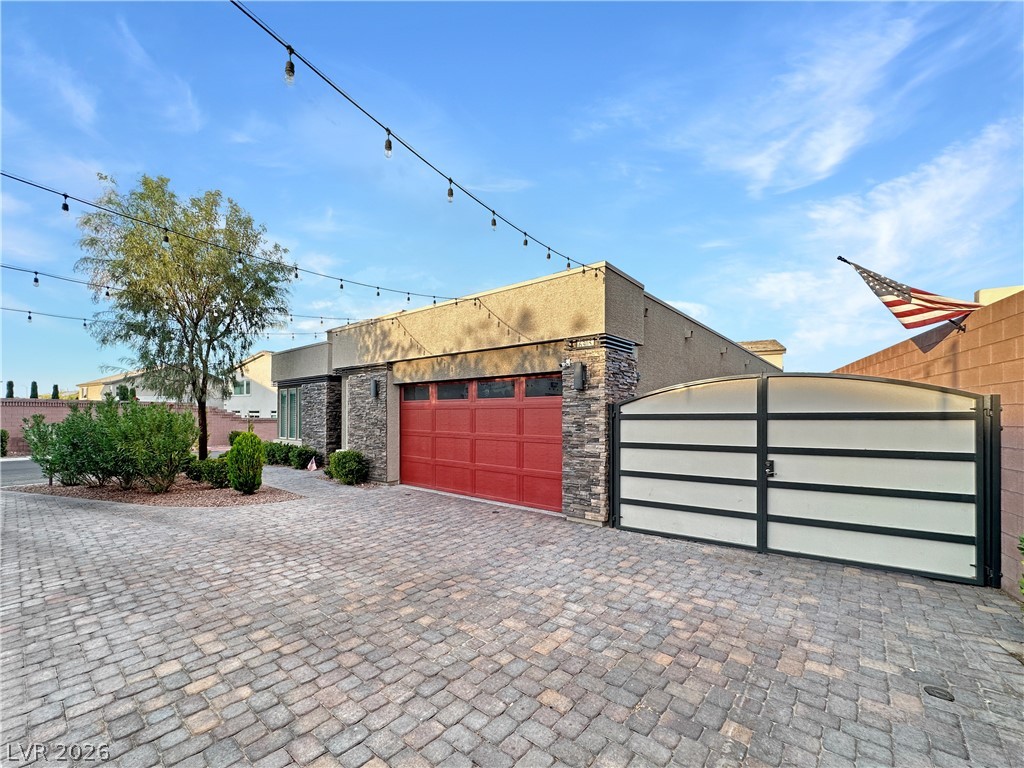 6305 Carmel Creek Avenue Property Photo 4