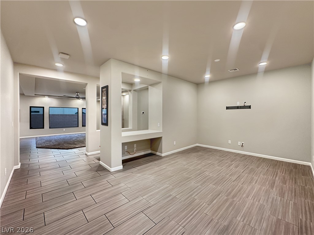 6305 Carmel Creek Avenue Property Photo 14