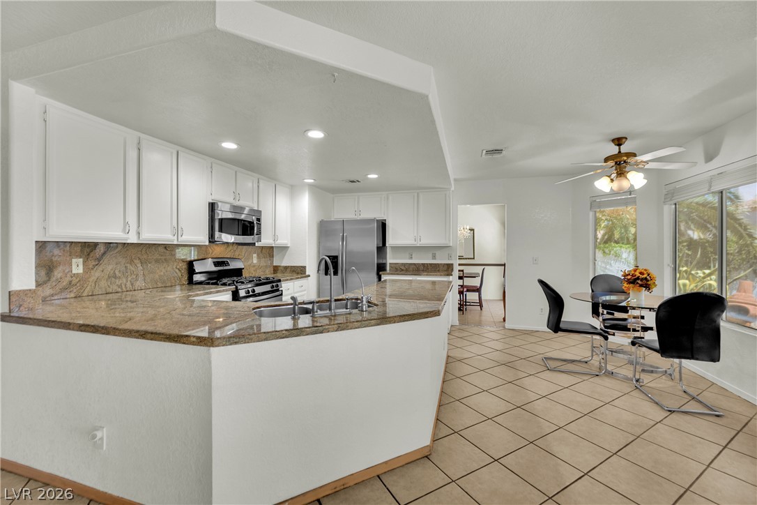 742 Spruce Tree Circle Property Photo 4
