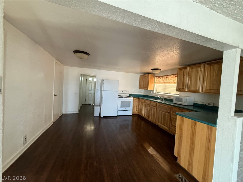 1185 Avenue I Property Photo 5