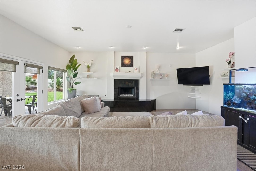 5865 North Juliano Road Property Photo 17