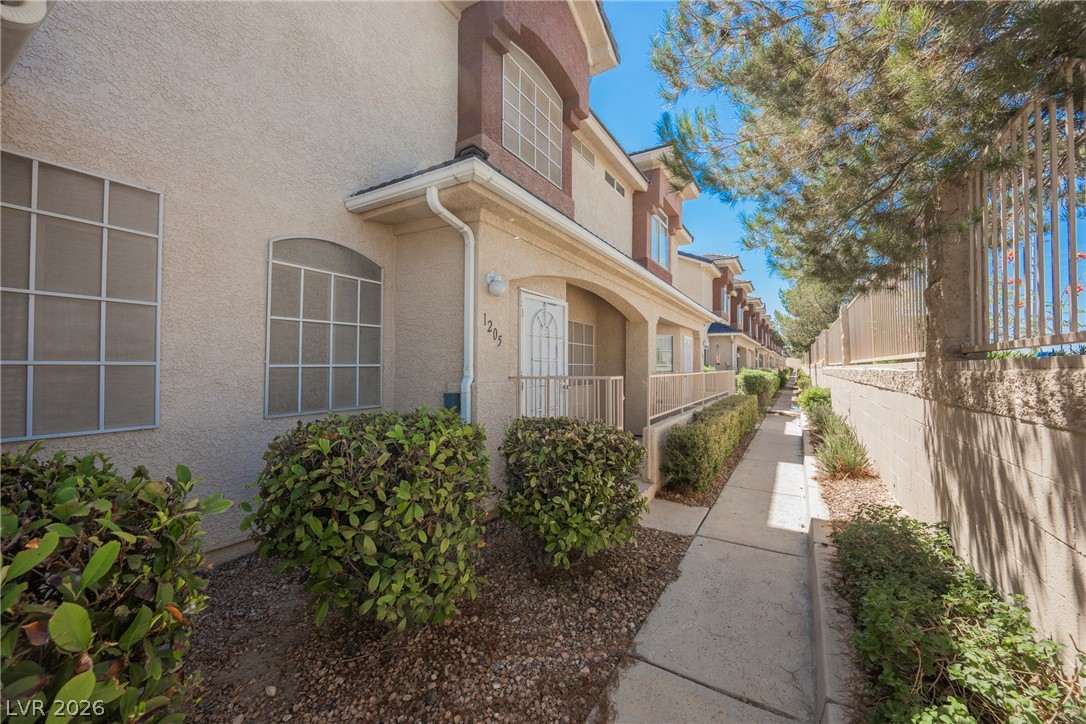 1205 Nevada Sky Street Property Photo 3