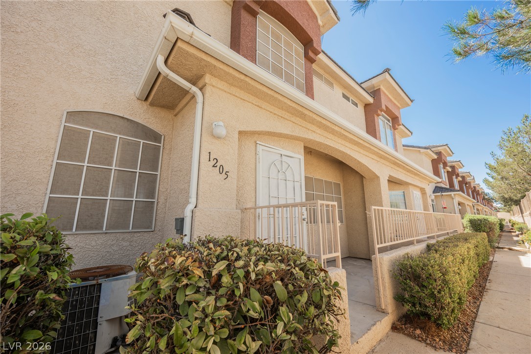 1205 Nevada Sky Street Property Photo 4
