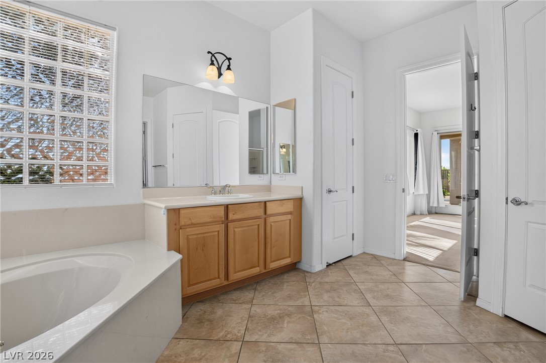 2389 Black River Falls Drive Property Photo 19