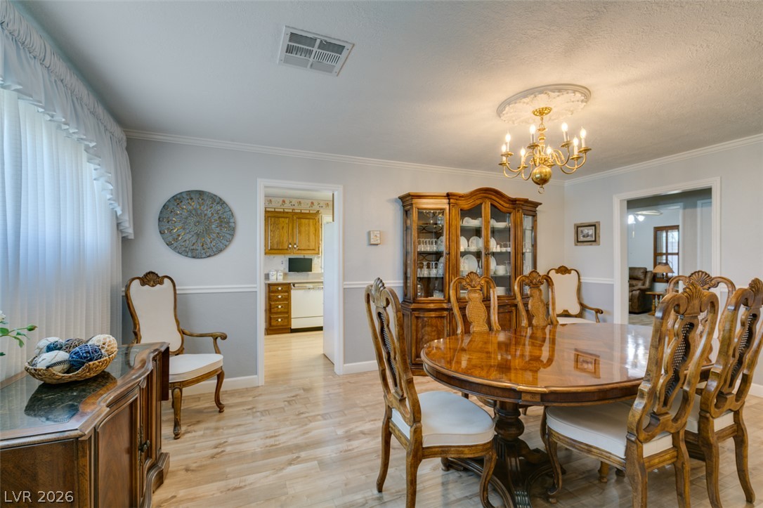 661 Burton Street Property Photo 8