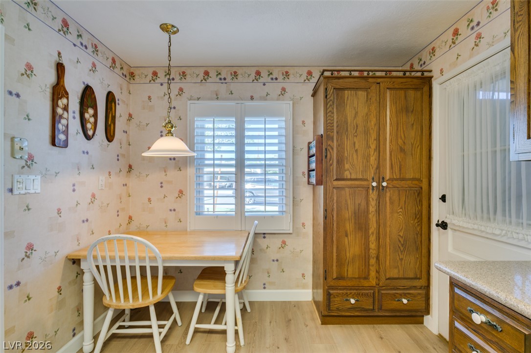 661 Burton Street Property Photo 14
