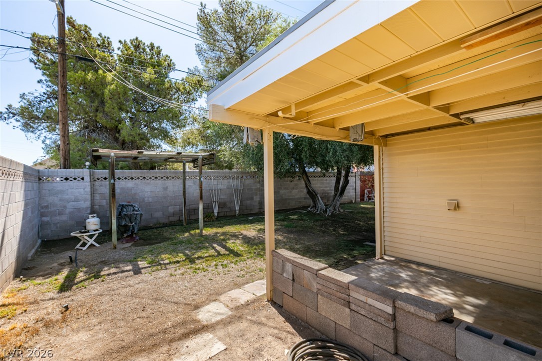 661 Burton Street Property Photo 31