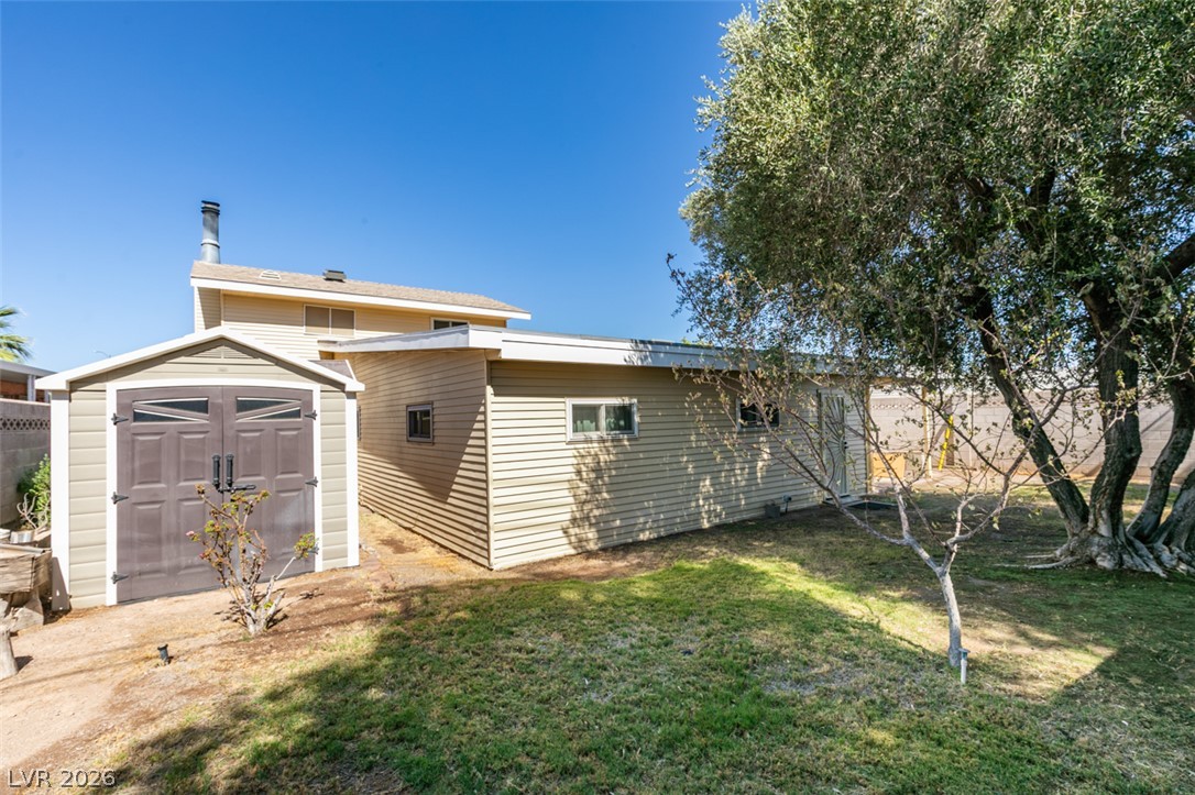 661 Burton Street Property Photo 35
