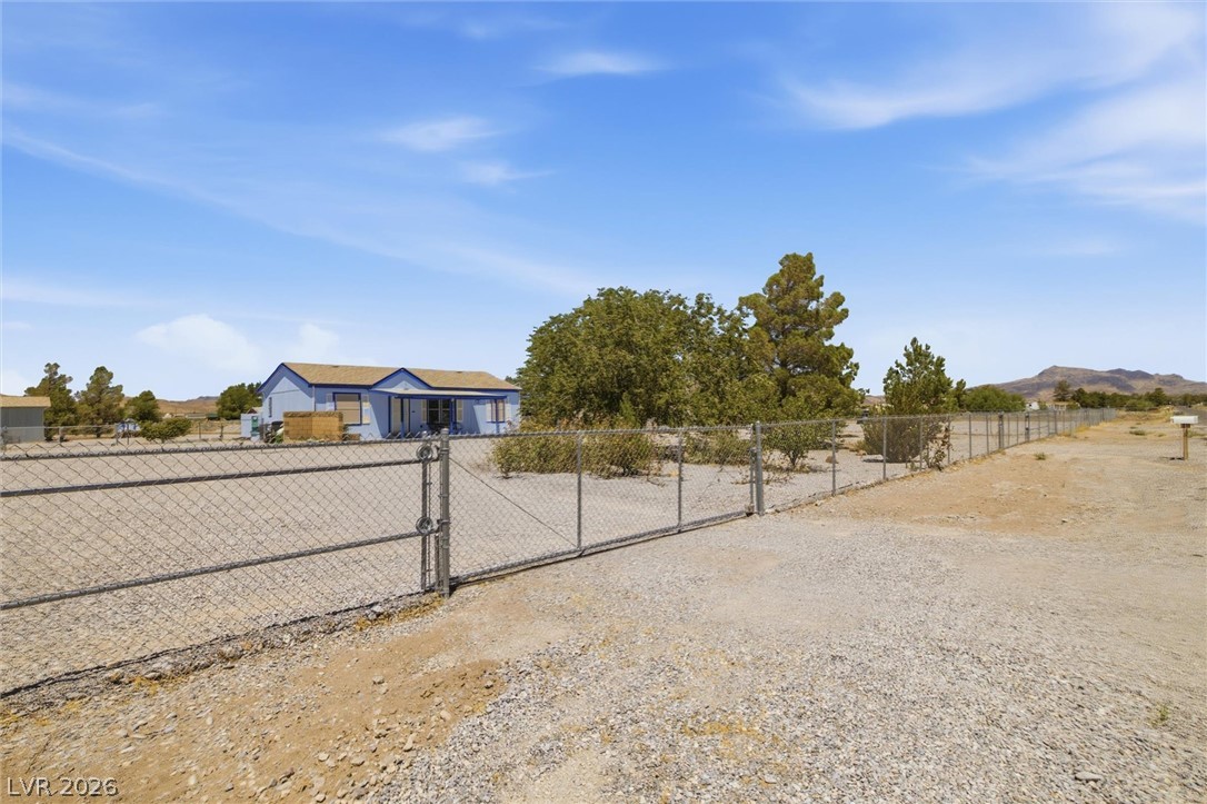 1410 Windy Lane Property Photo 3
