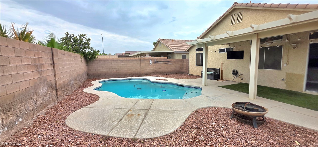 3806 Singing Lark Court Property Photo 3