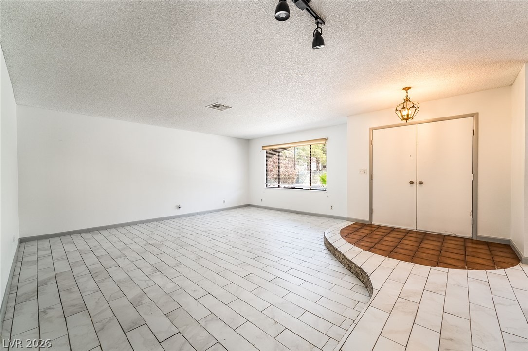 3155 East Rochelle Avenue Property Photo 8