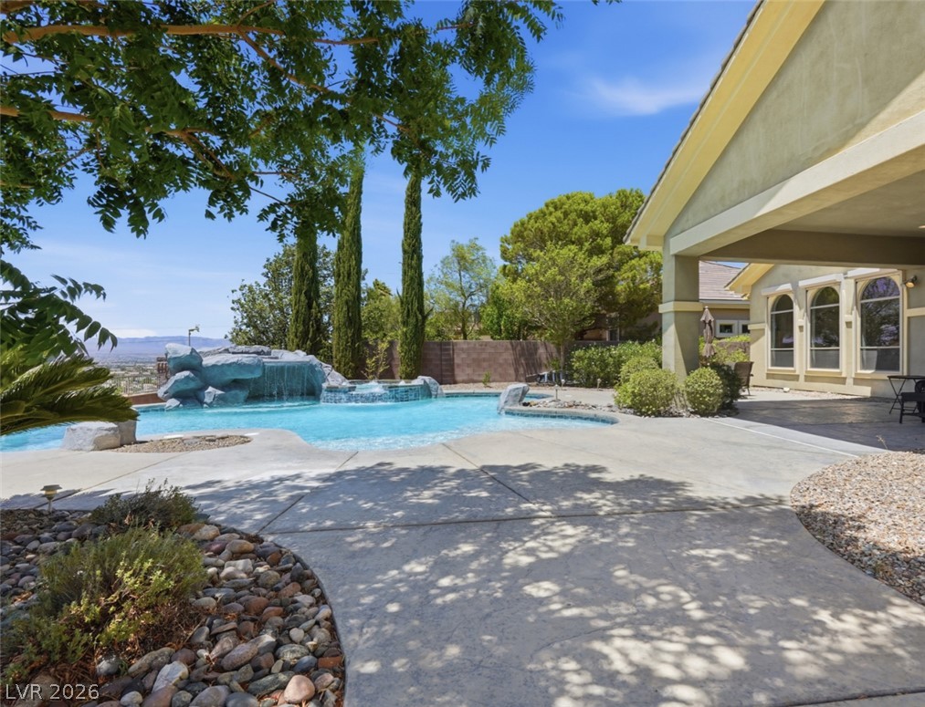 2266 Driftwood Tide Avenue Property Photo 11