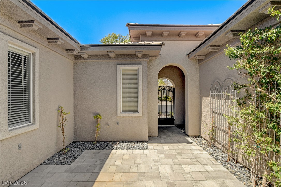 3374 Garden Shower Place Property Photo 3