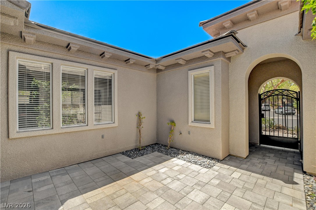 3374 Garden Shower Place Property Photo 4