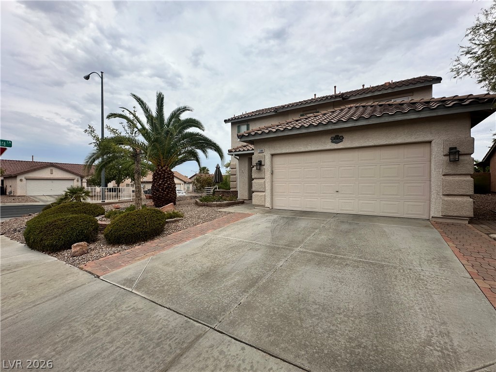 1380 Haven Green Court Property Photo 2