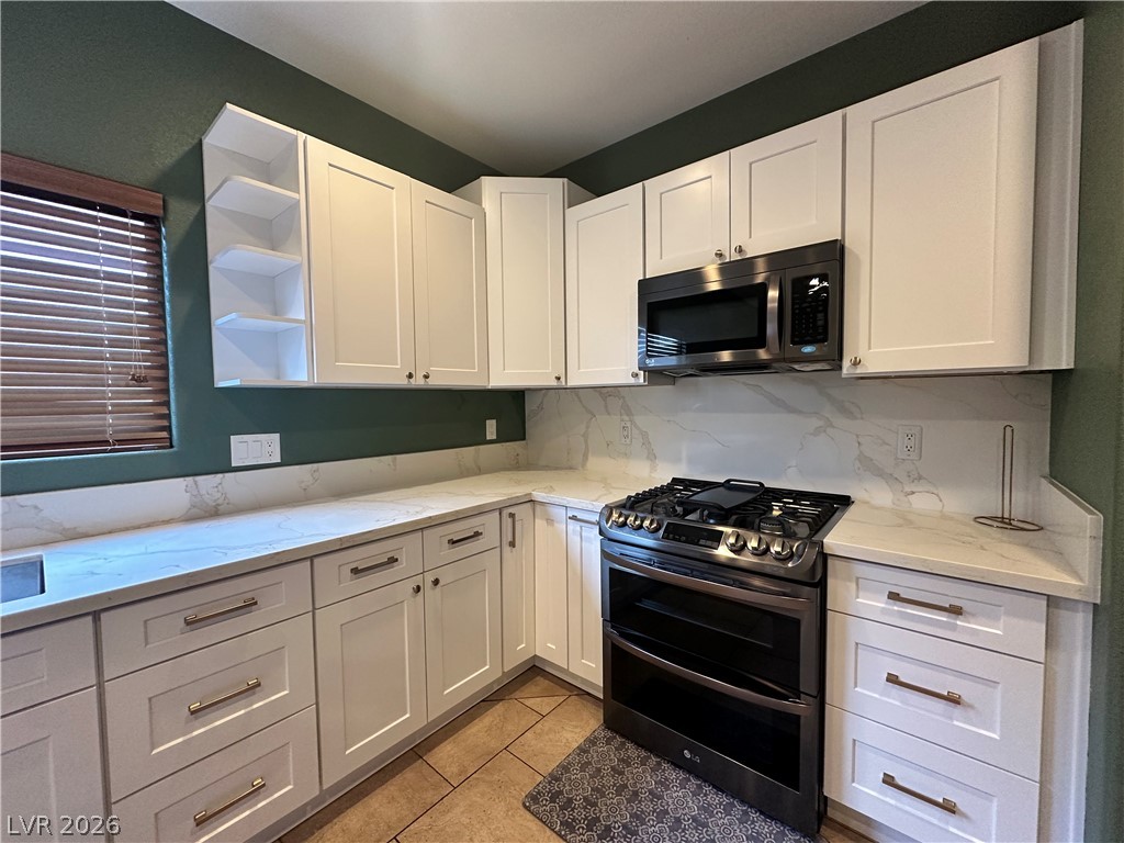 1380 Haven Green Court Property Photo 12