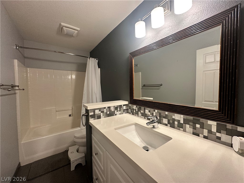 1380 Haven Green Court Property Photo 25