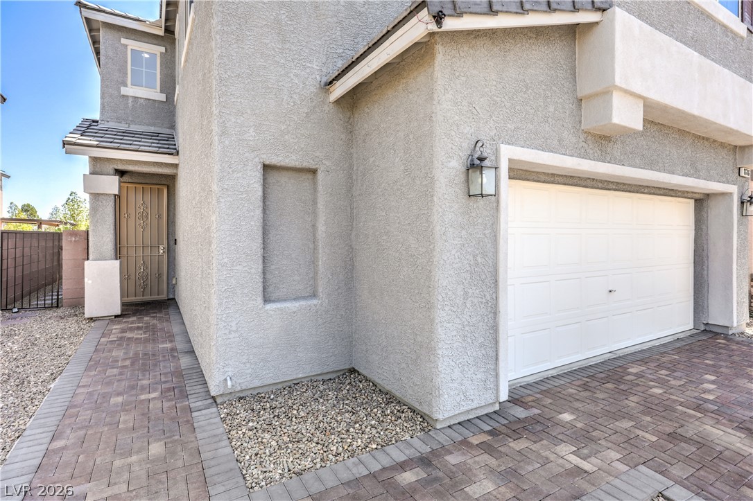 8686 Windy Canyon Street Property Photo 4