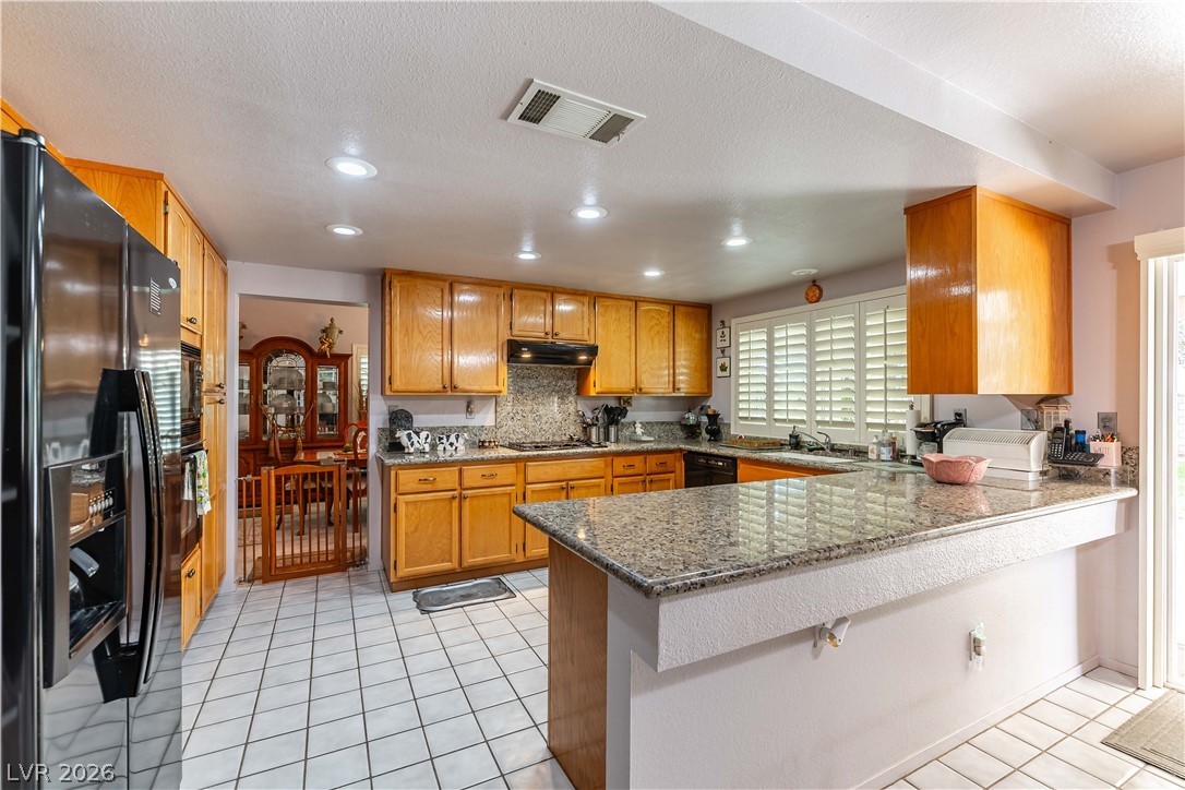 5736 Willowcreek Road Property Photo 8