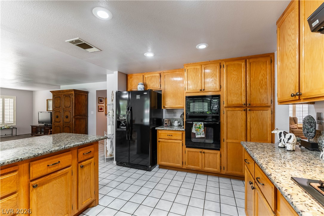 5736 Willowcreek Road Property Photo 9