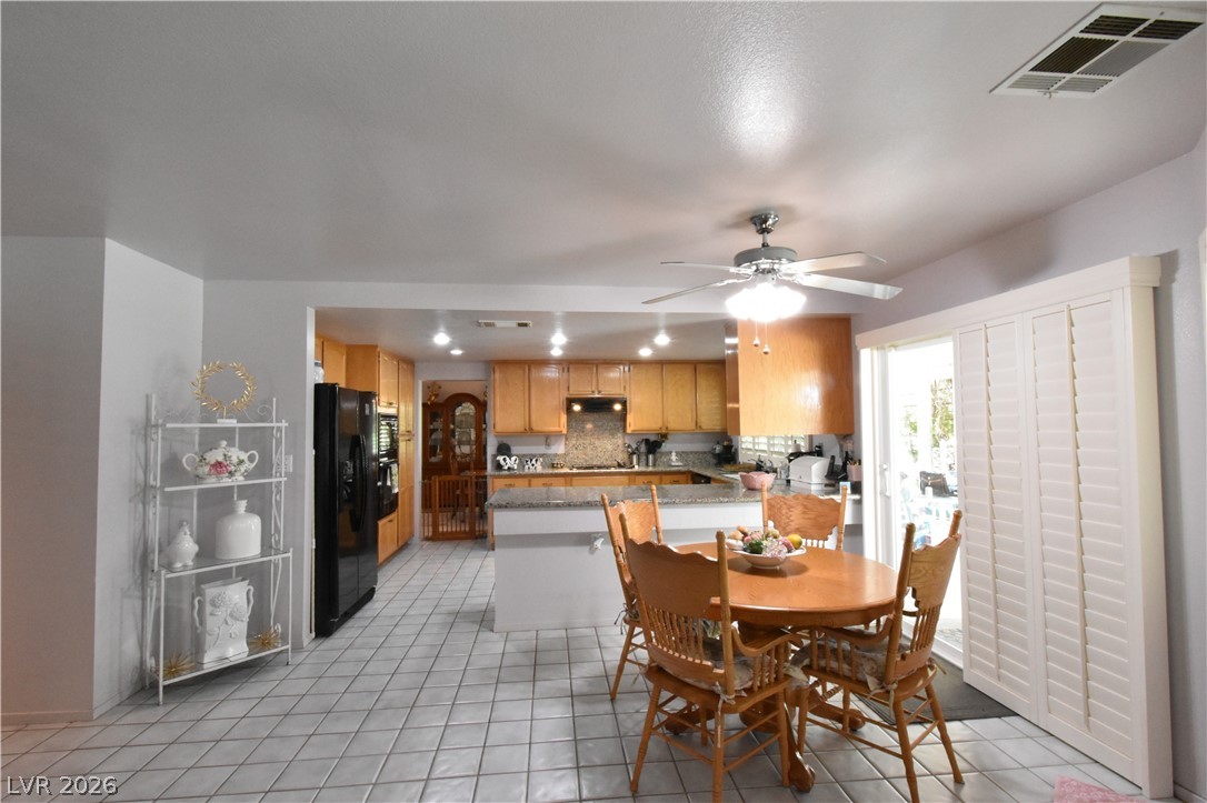 5736 Willowcreek Road Property Photo 11