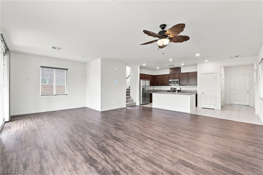 6718 Grindstone Street Property Photo 4