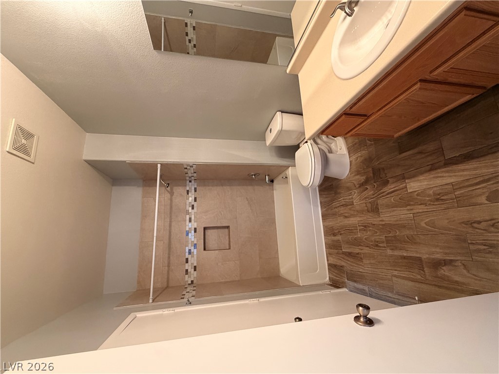 9050 West Warm Springs Road 1153 Property Photo 6