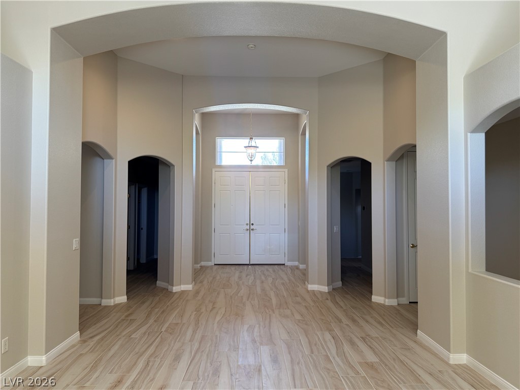 712 Pinnacle Heights Lane Property Photo 4