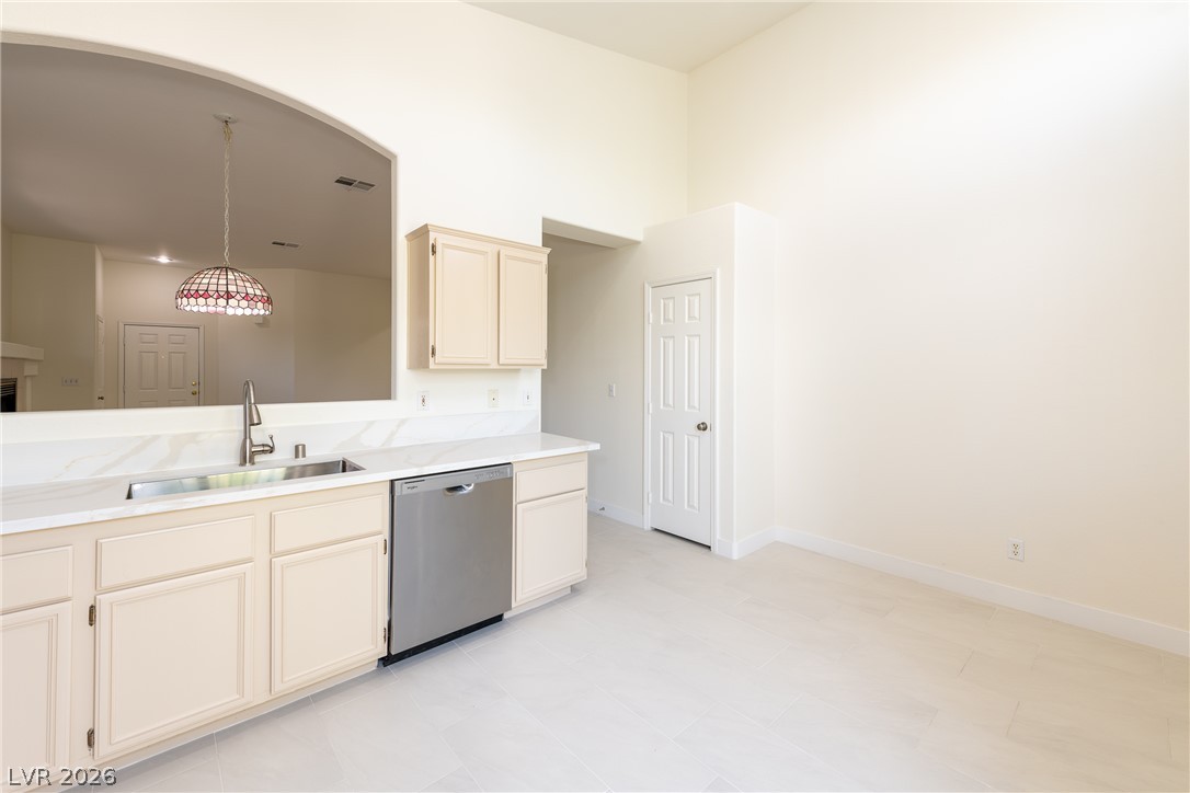 1037 Novara Lane Property Photo 16