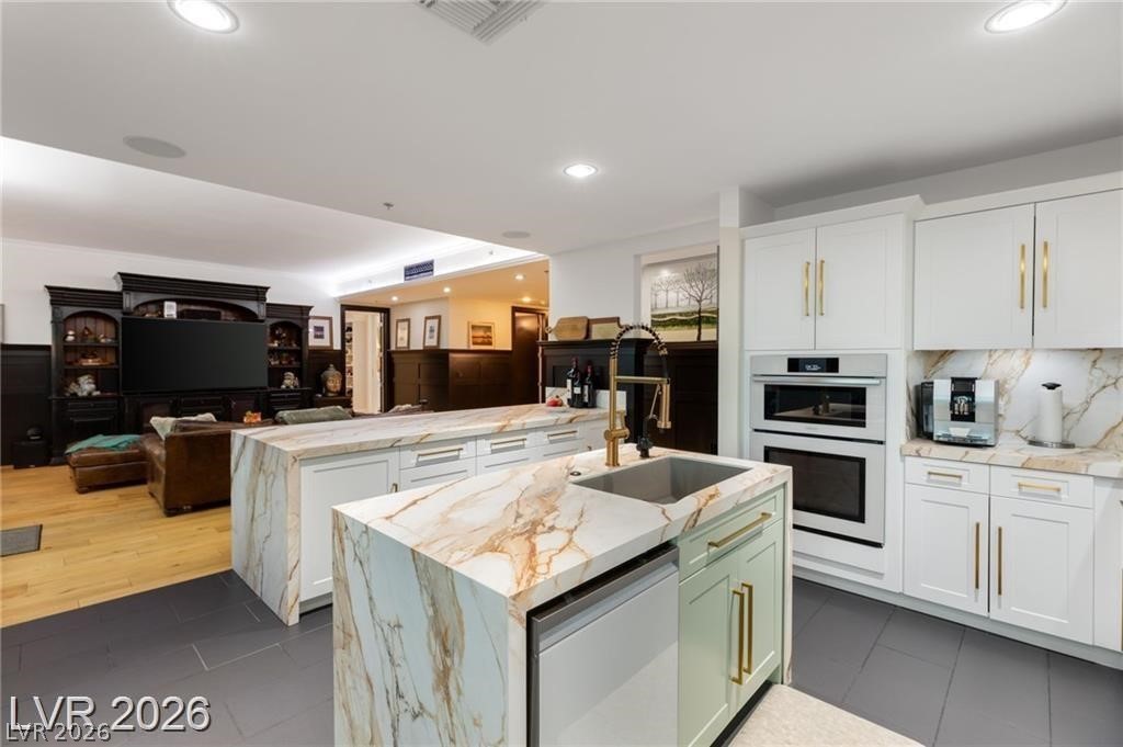 4575 Dean Martin Drive 2806 Property Photo 13