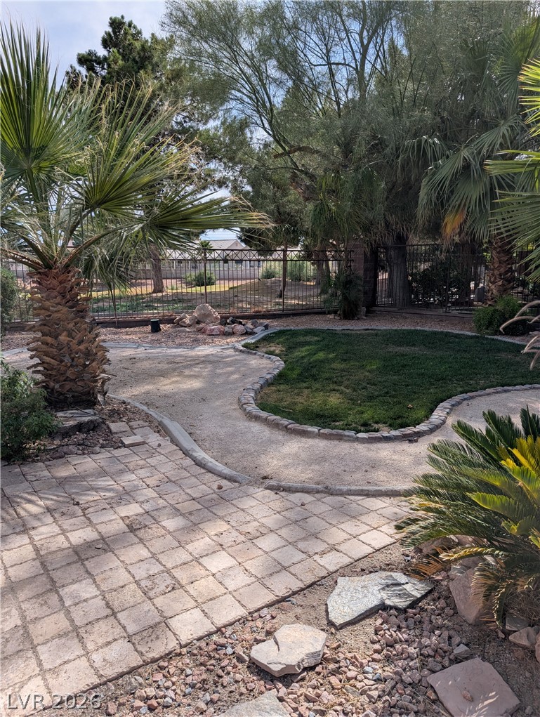 5439 Golden Leaf Avenue Property Photo 8