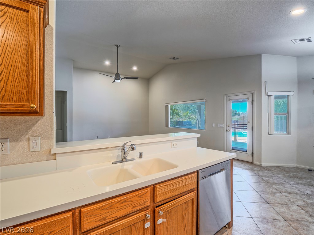 3695 Waynesvill Street Property Photo 14