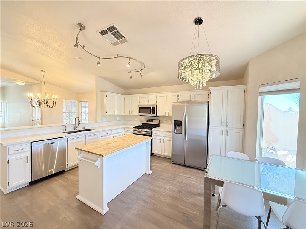 8121 Sedona Sunset Drive Property Photo 4