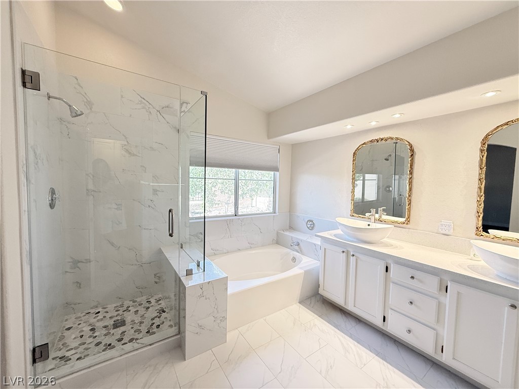 8121 Sedona Sunset Drive Property Photo 15