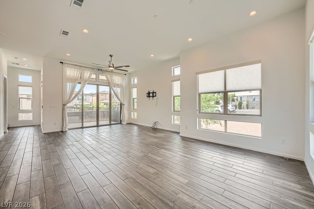 11821 Stone Run Avenue Property Photo 4