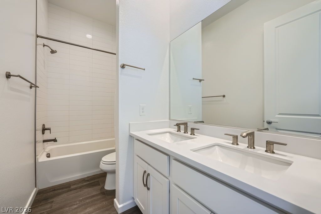11821 Stone Run Avenue Property Photo 9