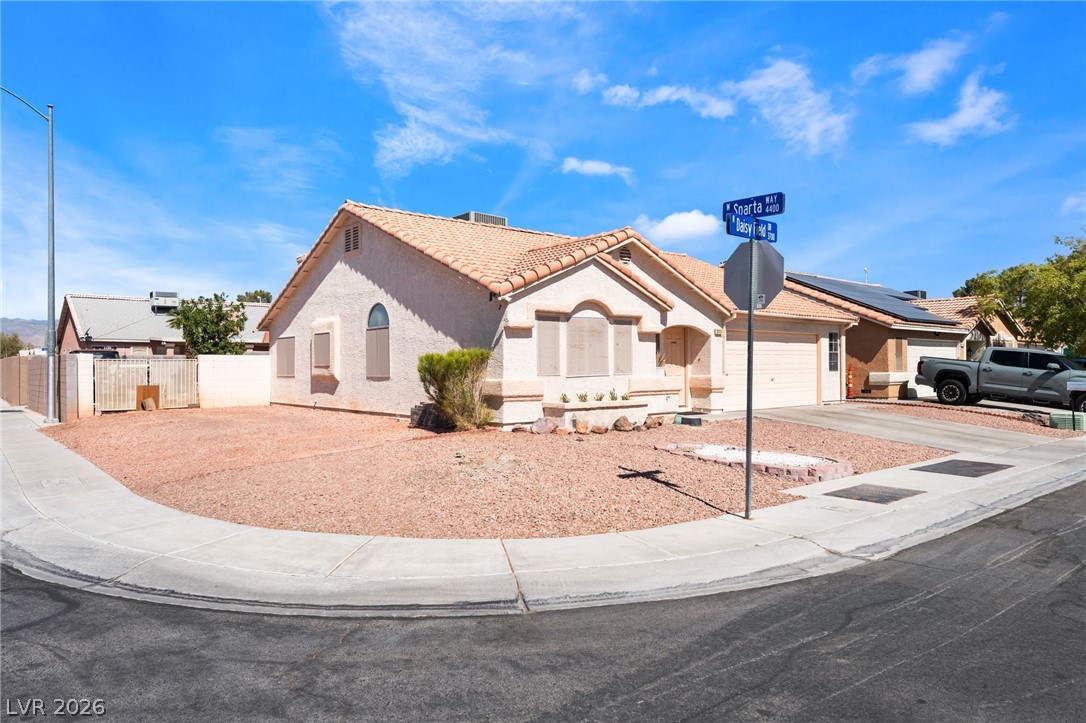 3711 Daisy Field Drive Property Photo 2