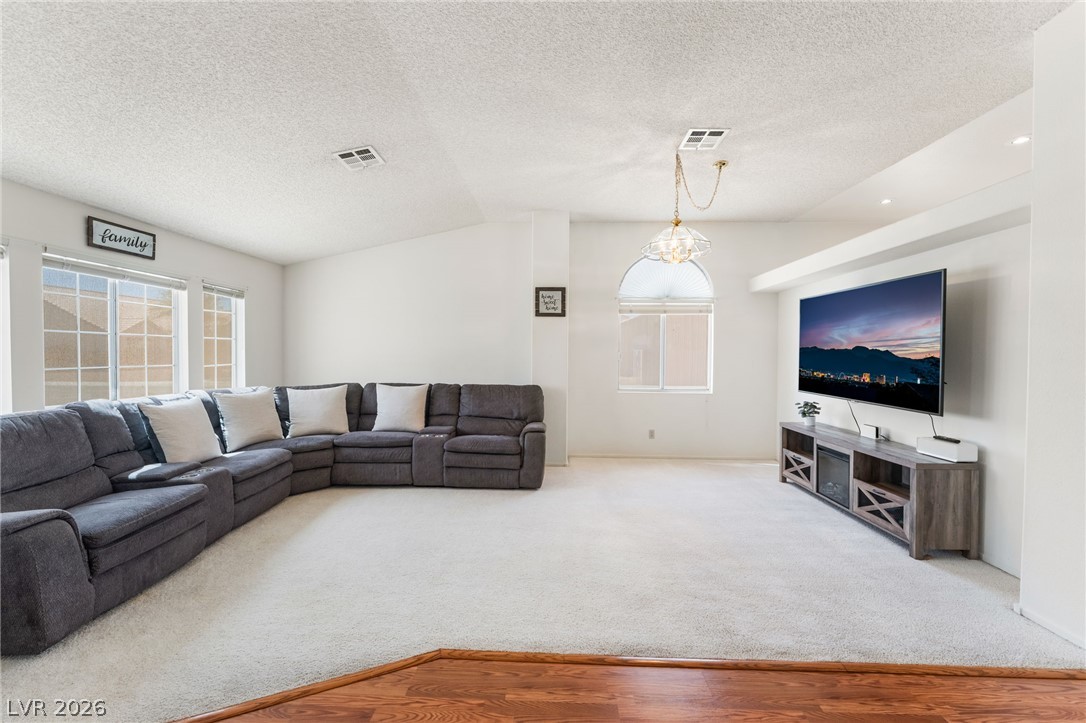 3711 Daisy Field Drive Property Photo 4